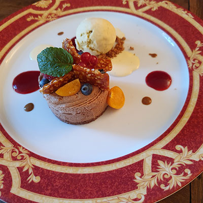 Pour la réouverture du restaurant,nous proposons une carte réduite sur ardoise.