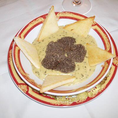 Attention pour la réouverture nous travaillons avec une carte réduite sur ardoise. Produits frais et cuisine maison depuis plus de 30 Ans